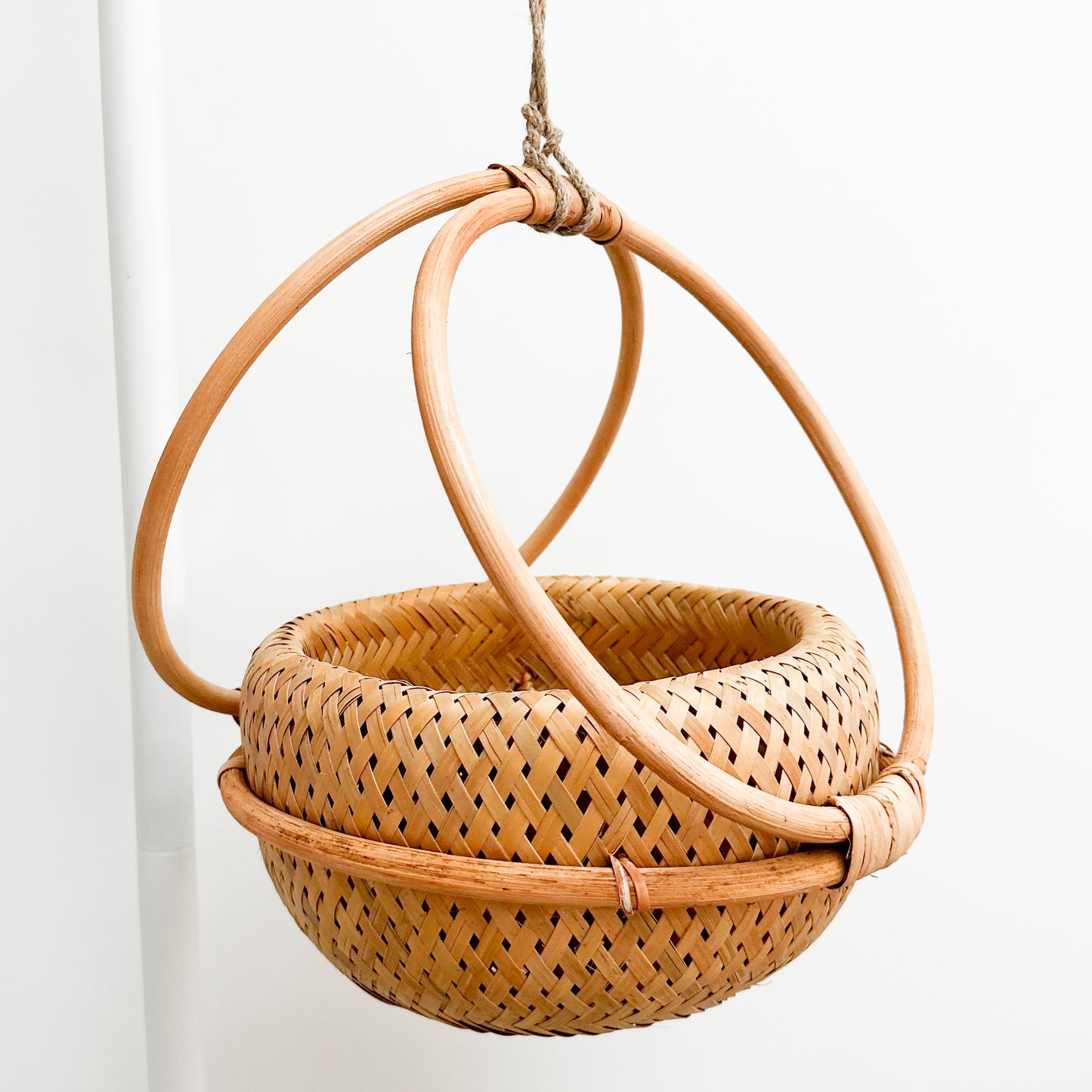 Elke Rattan Planter