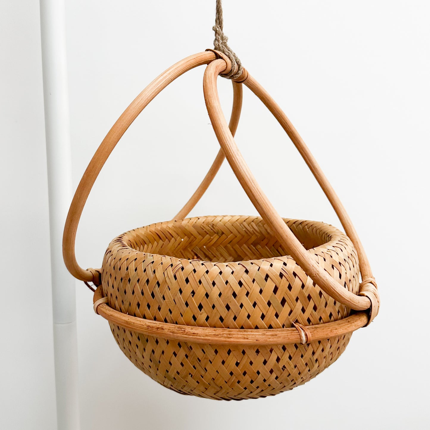 Elke Rattan Planter